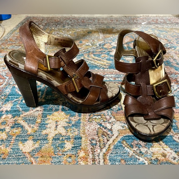 Coach Shoes - Cute n Comfy Coach Heels Size 6